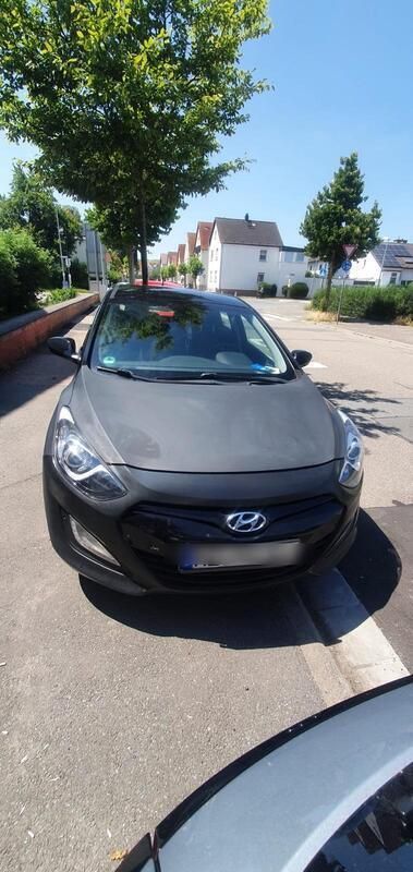 Schwarz Gebraucht 2013 Hyundai i30 Limousine | 7.300 € (Fairer Preis) - Bild 1/4