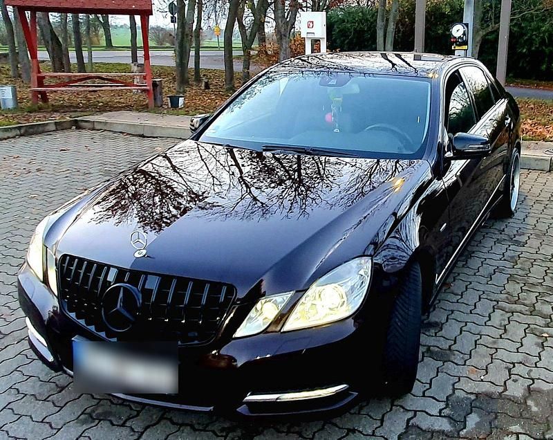 Gebraucht Mercedes E200 184 PS (135 kW) 2011 Braun Limousine