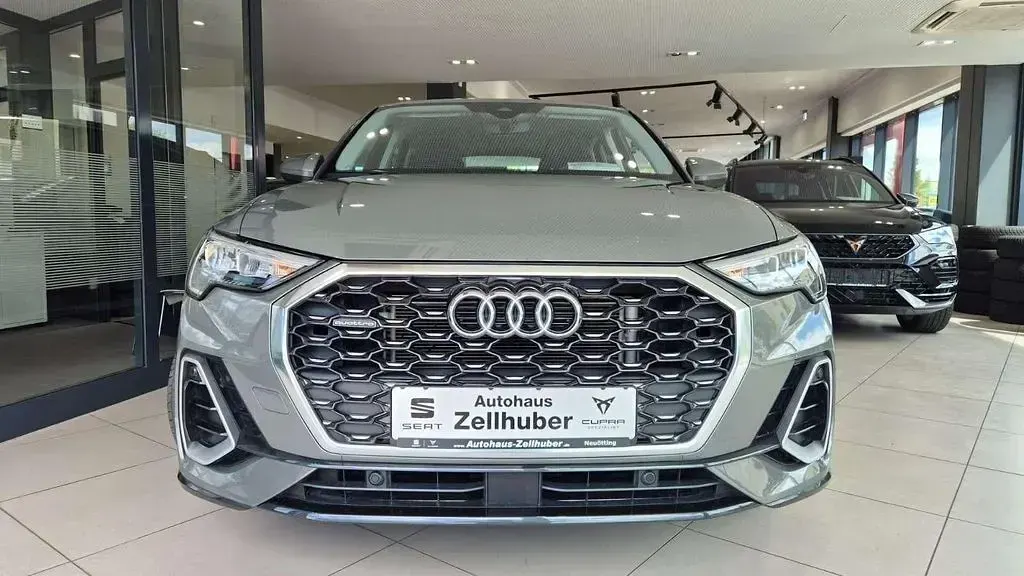 Gebraucht Audi Q3 Sportback S-Line 190 PS (139 kW) 2022 Chronos grau SUV