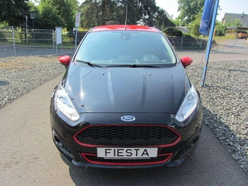 Gebraucht Ford Fiesta 140 PS (102 kW) 2016 Pantherschwarz/rot Kleinwagen