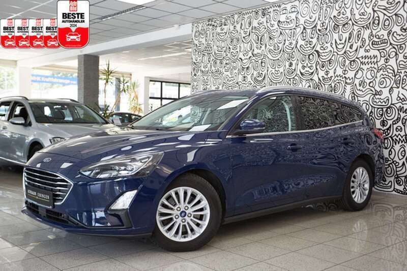 Blazerblau Gebraucht 2021 Ford Focus Titanium Kombi | 21.470 € (Teuer) - Bild 1/2