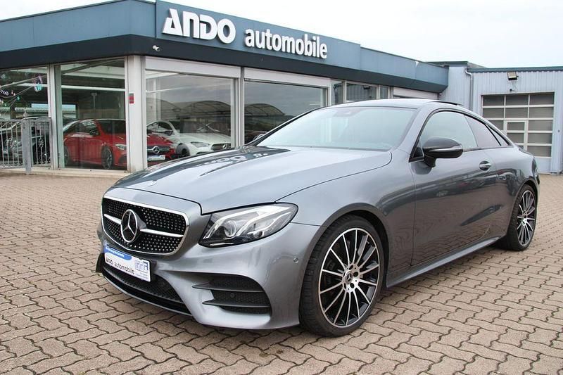 Grau Gebraucht 2018 Mercedes E300 AMG line Coupé | 34.500 € (Etwas zu teuer) - Bild 1/4