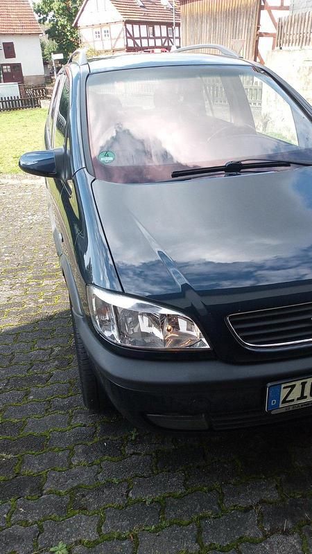 Blau Gebraucht 2002 Opel Zafira Van / Kleinbus | 899 € (Fairer Preis) - Bild 1/4
