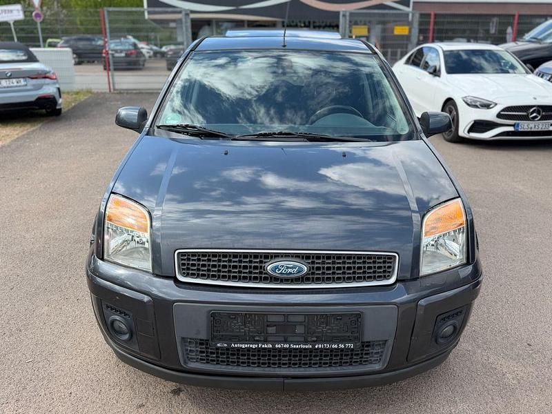 Second-hand Ford Fusion 101 CP (74 kW) 2006 Albastru Hatchback