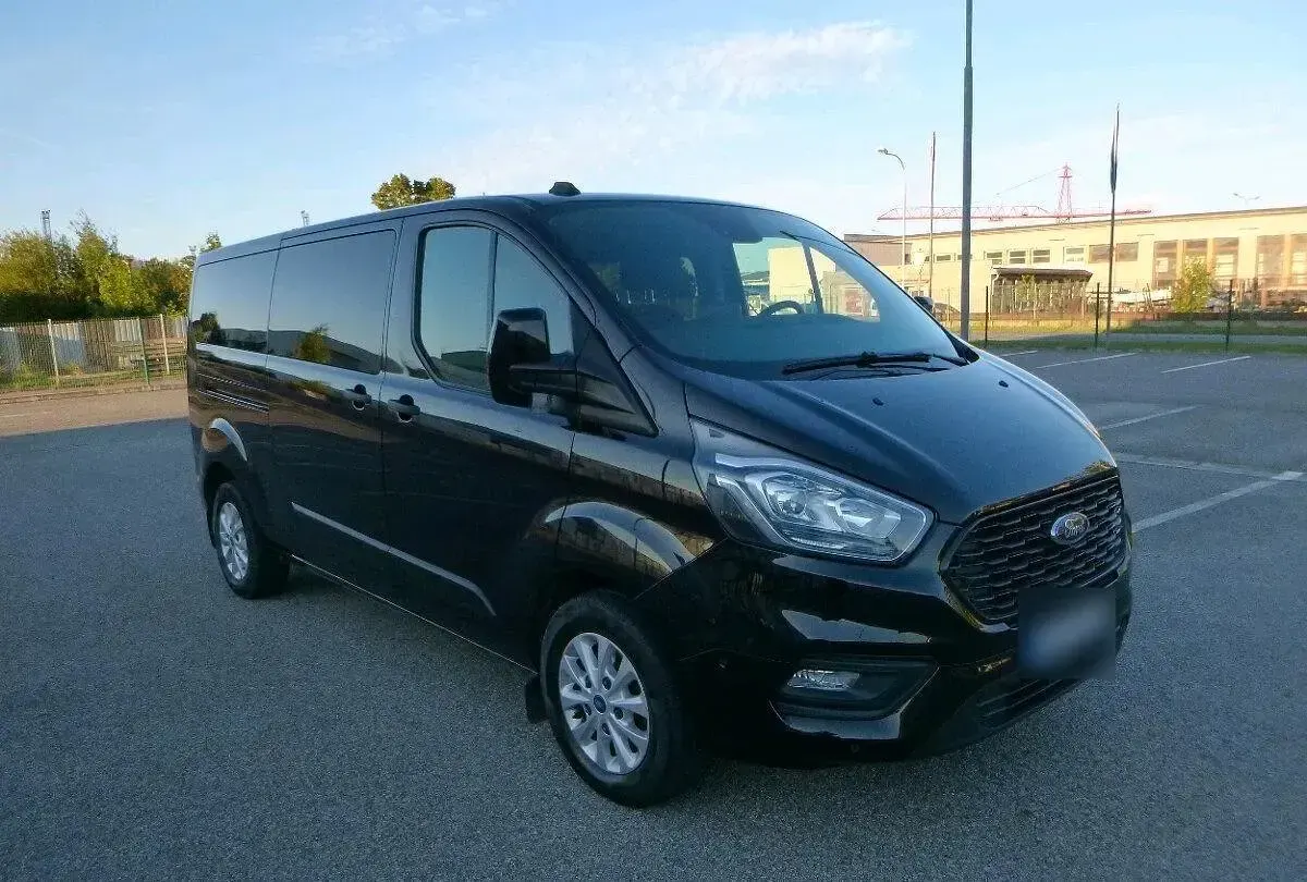 Gebraucht Ford Transit Custom 105 PS (77 kW) 2020 Schwarz Van / Kleinbus