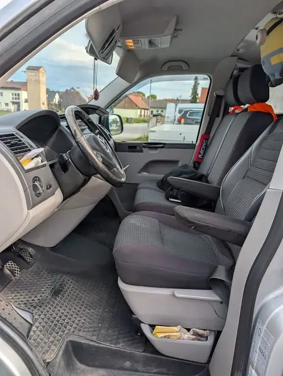 Gebraucht VW Transporter 140 PS (102 kW) 2015 Silber Van
