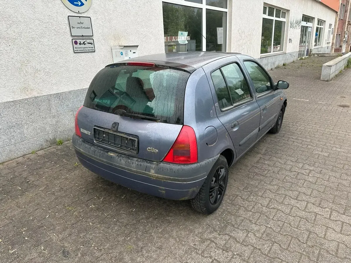 Gebraucht Renault Clio II 75 PS (55 kW) 1999 Grün Kleinwagen