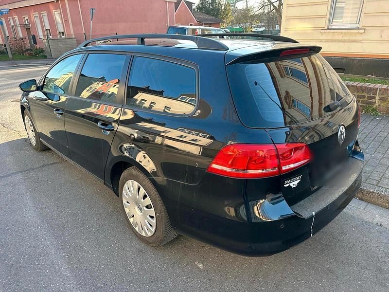 Gebraucht VW Passat 105 PS (77 kW) 2014 Schwarz Kombi