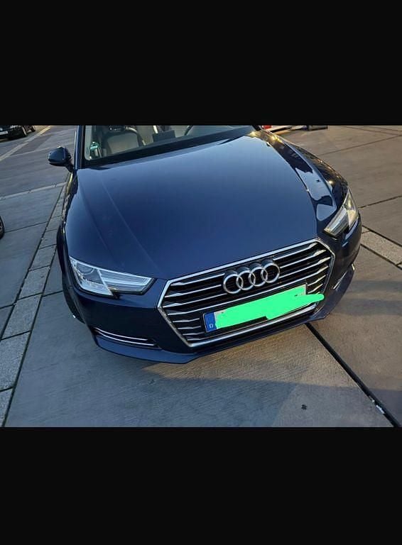 Gebraucht Audi A4 Design 190 PS (139 kW) 2017 Blau Limousine