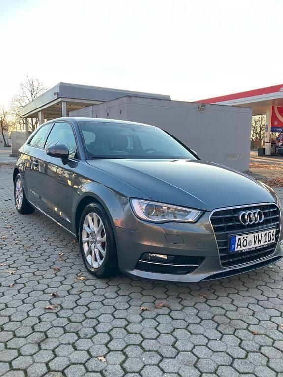Gebraucht Audi A3 Ambiente 150 PS (110 kW) 2013 Grau Kleinwagen