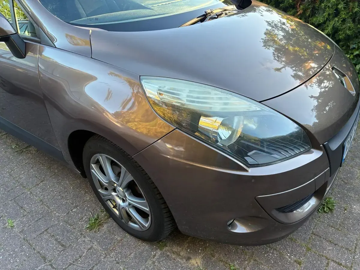 Gebraucht Renault Grand Scénic III 110 PS (80 kW) 2010 Braun Van / Kleinbus