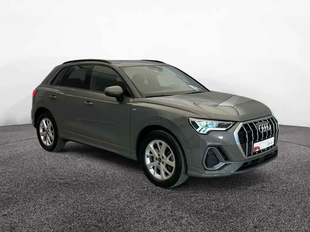 Gebraucht Audi Q3 S-Line 193 PS (141 kW) 2024 Grau SUV