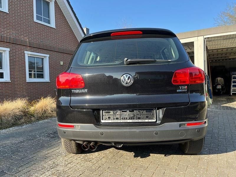 Gebraucht VW Tiguan Trendline 122 PS (89 kW) 2012 Schwarz SUV