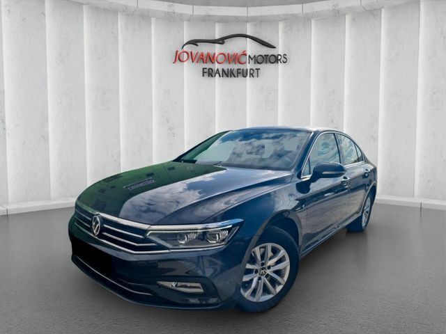 Grau Gebraucht 2021 VW Passat Style Limousine | 16.800 € (Fairer Preis) - Bild 1/4