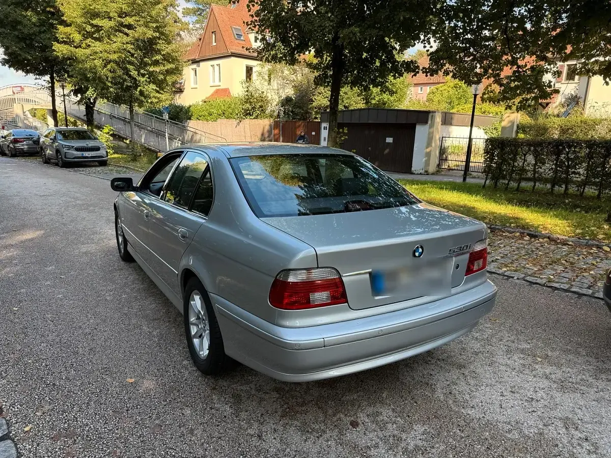 Gebraucht BMW 530 Exclusive 231 PS (169 kW) 2001 Silber Limousine