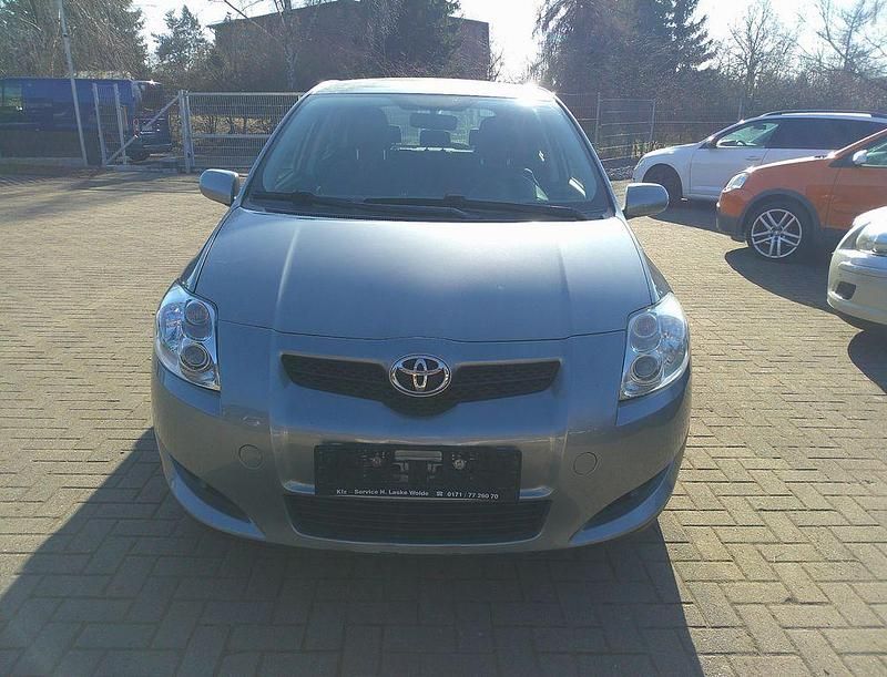 Gebraucht Toyota Auris Team 126 PS (92 kW) 2008 Silber Kleinwagen