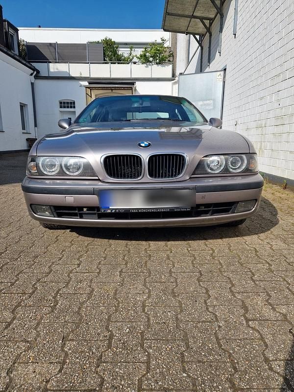 Grau Gebraucht 1997 BMW 523 Limousine | 2.900 € (Fairer Preis) - Bild 1/4