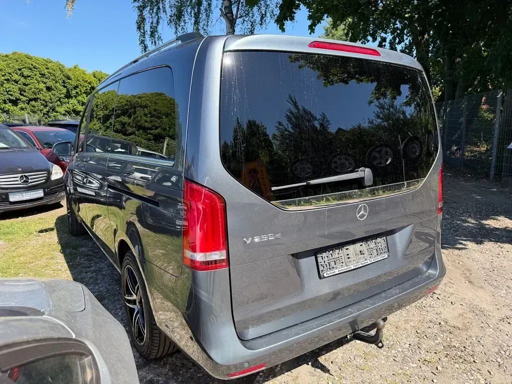 Gebraucht Mercedes V220 Avantgarde Edition 190 PS (139 kW) 2016 Grau Van / Kleinbus
