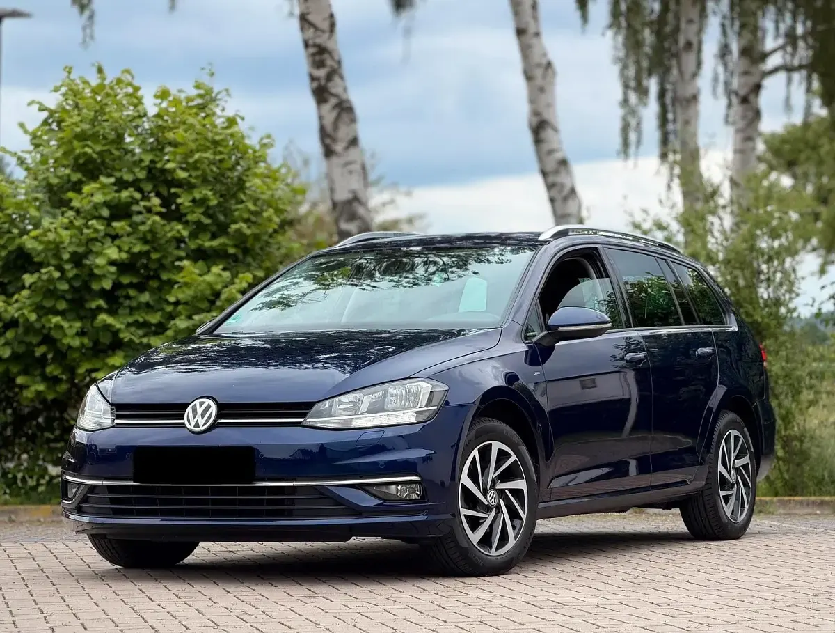 Gebraucht VW Golf VII Highline 116 PS (85 kW) 2019 Blau Kombi