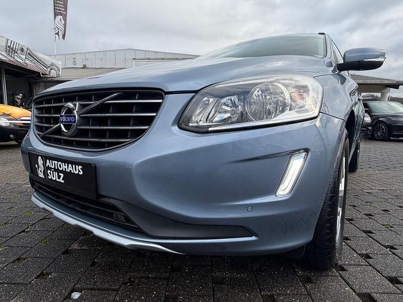 Gebraucht Volvo XC60 Summum 306 PS (225 kW) 2016 Mussel blue / metallic (metallic) SUV