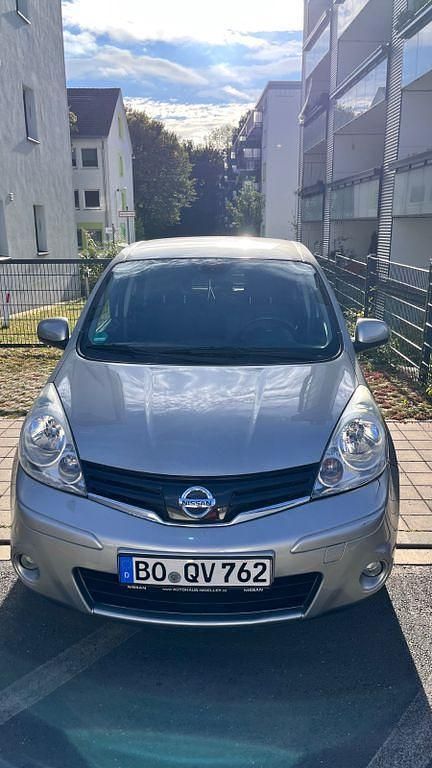Grau Gebraucht 2010 Nissan Note Acenta Van / Kleinbus | 2.800 € (Guter Preis) - Bild 1/4