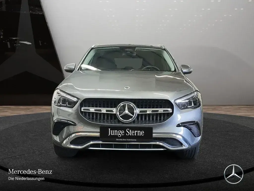 Gebraucht Mercedes GLA250 Advanced 163 PS (119 kW) 2025 Grau SUV