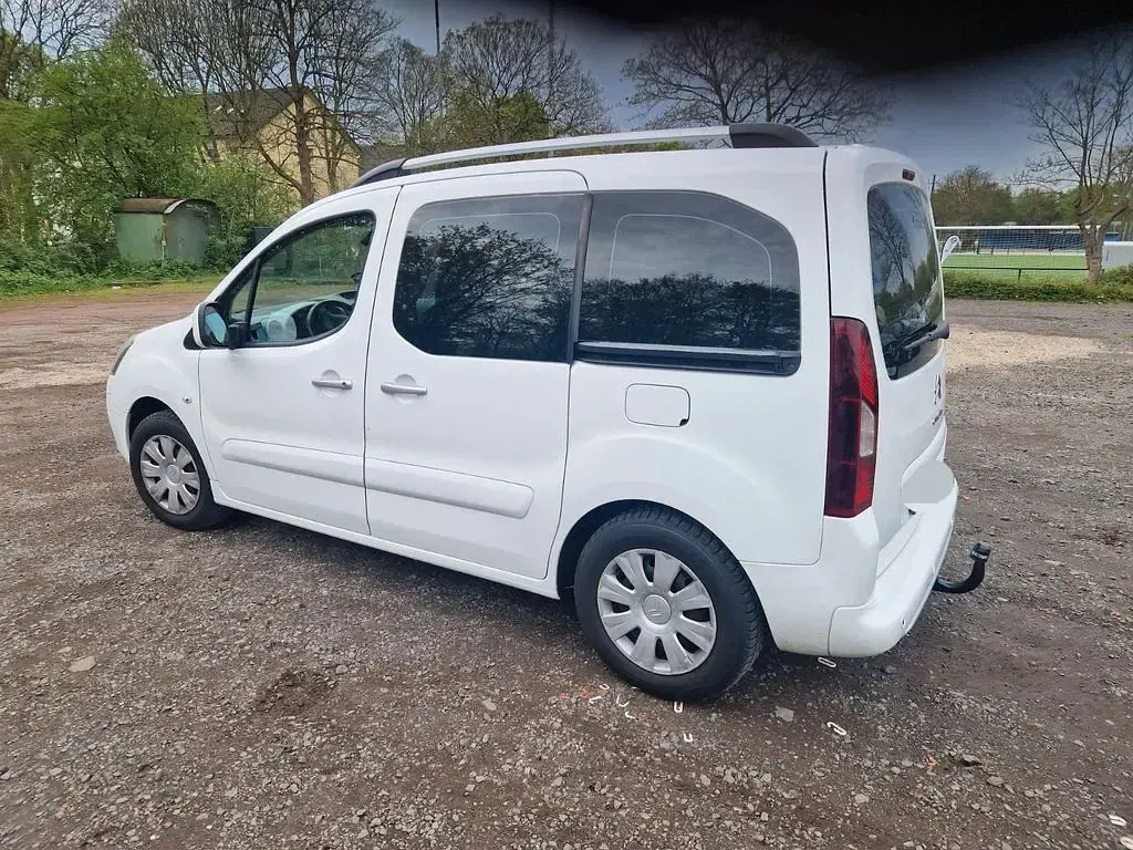 Gebraucht Citroën Berlingo SELECTION 92 PS (67 kW) 2014 Weiß Van / Kleinbus