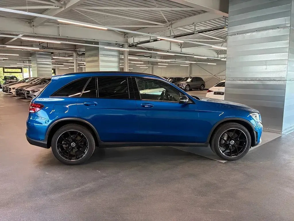 Gebraucht Mercedes GLC400d AMG line 330 PS (242 kW) 2022 lack spektralblau SUV
