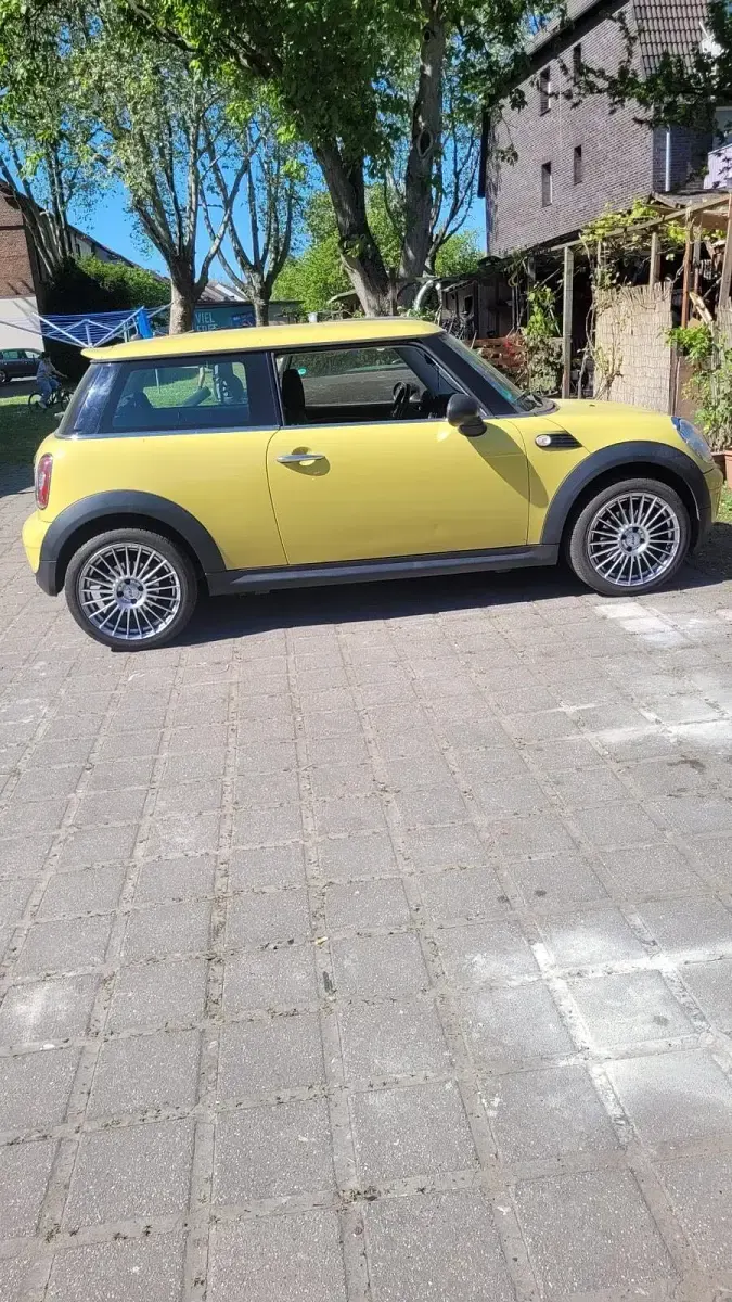 Usata Mini Cooper 98 CV (72 kW) 2010 Giallo Utilitaria