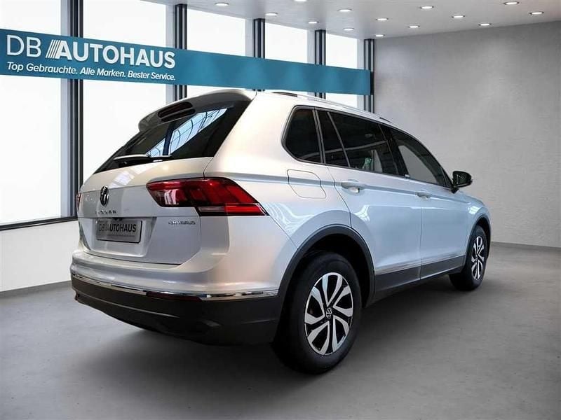 Gebraucht VW Tiguan Active 245 PS (180 kW) 2022 Silber SUV