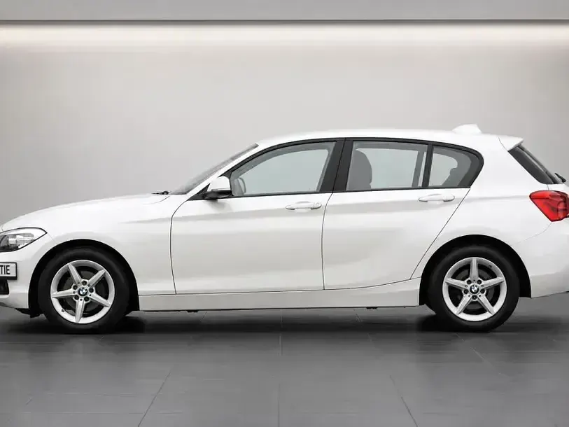 Gebraucht BMW 116 Sport Line 109 PS (80 kW) 2019 Mineralweiss metallic (metallic) Kleinwagen