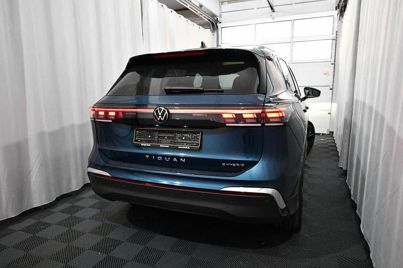 Gebraucht VW Tiguan 177 PS (130 kW) 2025 Blau SUV