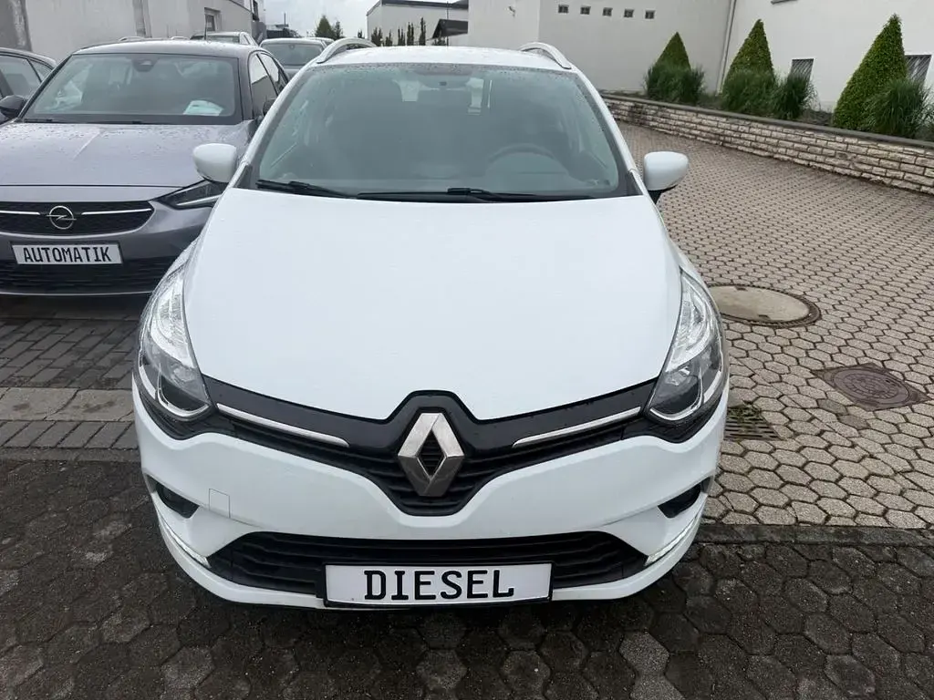 Gebraucht Renault Clio IV 90 PS (66 kW) 2017 Weiß Limousine