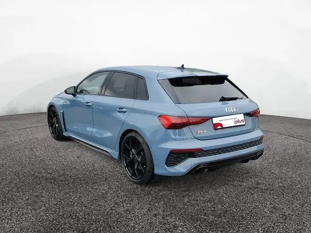 Gebraucht Audi RS3 Sportback Ambiente 400 PS (294 kW) 2023 Kemoragrau metallic Kleinwagen