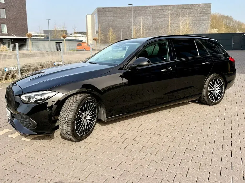 Gebraucht Mercedes C220 Avantgarde 220 PS (161 kW) 2022 Schwarz Limousine