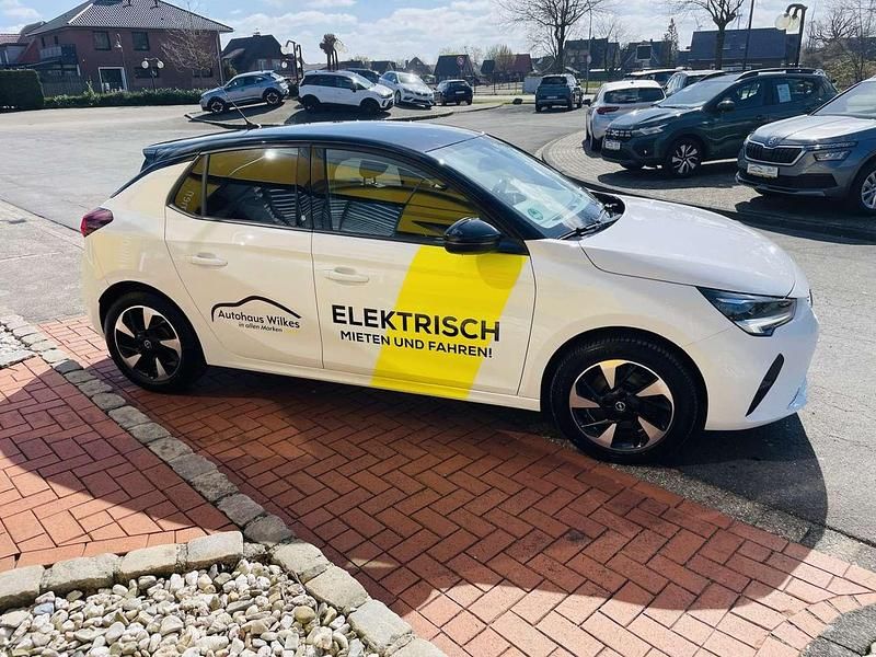 Gebraucht Opel Corsa-e Edition 100 kW (136 PS) 2021 Schneeweiss Kleinwagen