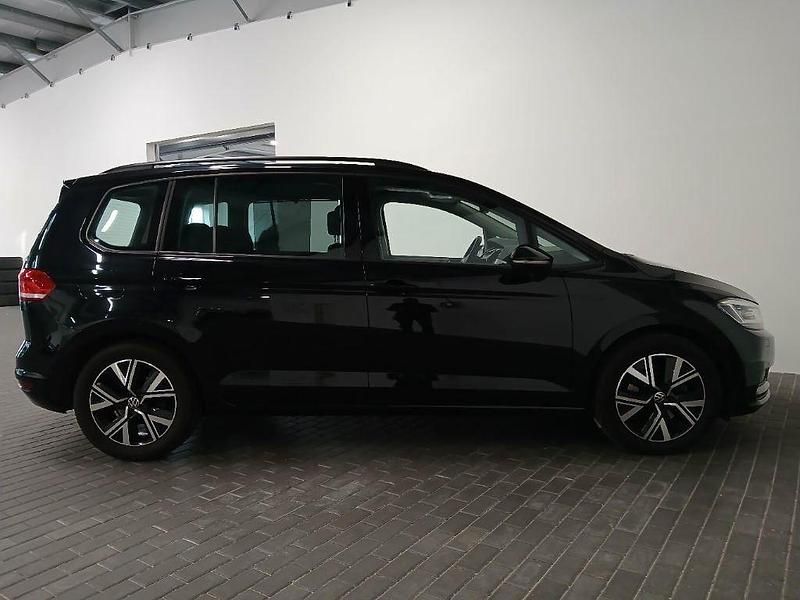 Gebraucht VW Touran Comfortline 150 PS (110 kW) 2024 Schwarzkeine angabe Van / Kleinbus