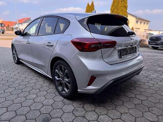 Gebraucht Ford Focus ST-Line 116 PS (85 kW) 2025 Silber Limousine