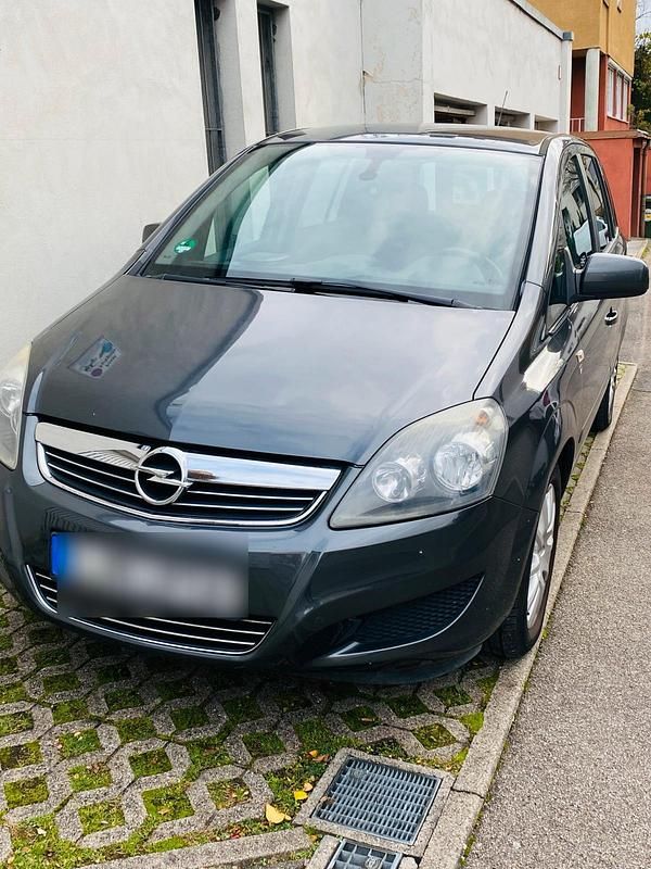 Grau Gebraucht 2010 Opel Zafira Kombi | 2.950 € (Fairer Preis) - Bild 1/4
