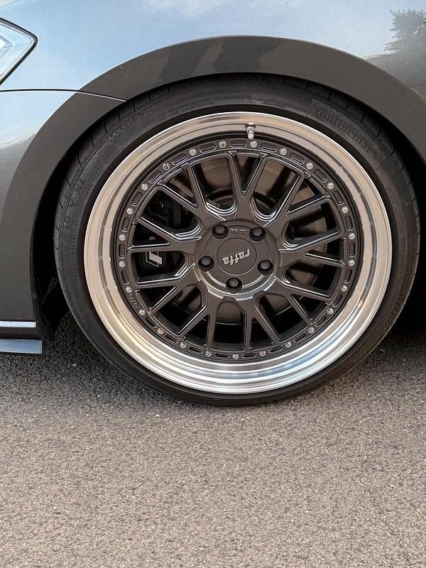 Gebraucht VW Golf VII R 310 PS (228 kW) 2018 Grau Kombi