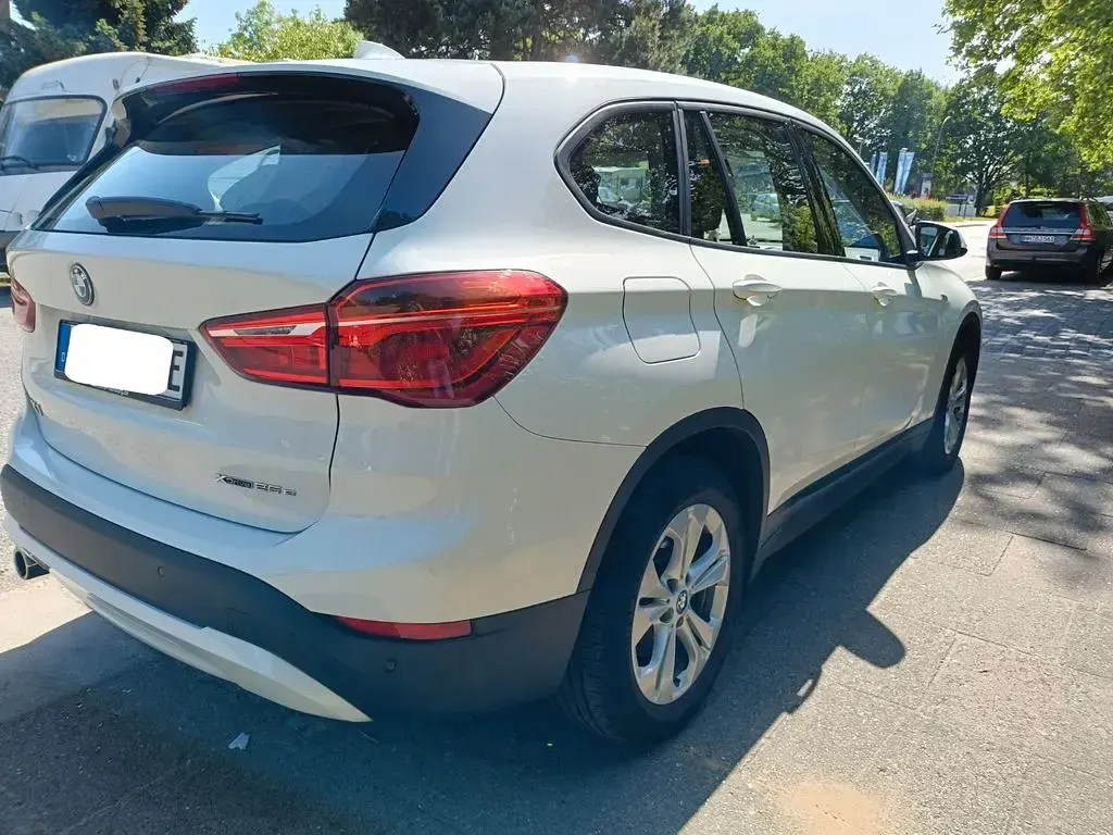 Gebraucht BMW X1 Sport Line 220 PS (161 kW) 2021 Weiß SUV