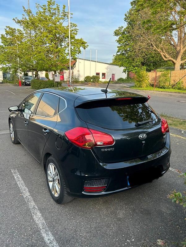 Gebraucht Kia Ceed 136 PS (100 kW) 2015 Schwarz Kleinwagen