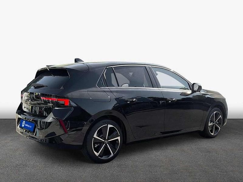 Neu Opel Astra 136 PS (100 kW) 2025 Schwarz Limousine