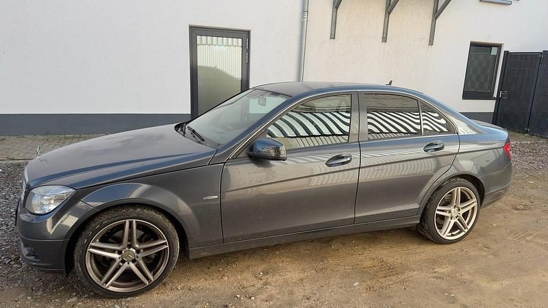 Grau Gebraucht 2009 Mercedes C220 Limousine | 5.500 € (Fairer Preis) - Bild 1/4