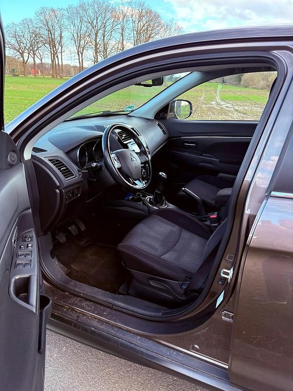 Gebraucht Mitsubishi ASX Diamant Edition 117 PS (86 kW) 2017 Braun SUV