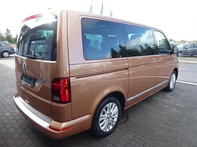 Używany VW Multivan Highline 150 KM (110 kW) 2022 Andere Minivan