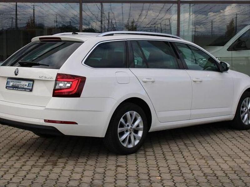 Gebraucht Skoda Octavia Style 150 PS (110 kW) 2019 Weiß Kombi