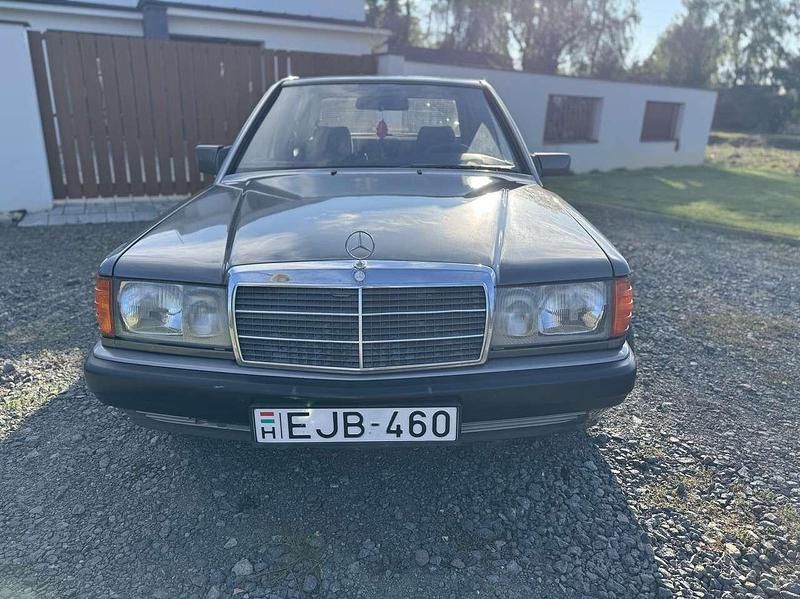Gebraucht Mercedes 190 122 PS (89 kW) 1991 Limousine