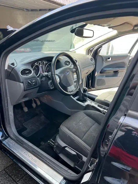 Gebraucht Ford Focus Titanium 125 PS (91 kW) 2009 Schwarz Limousine