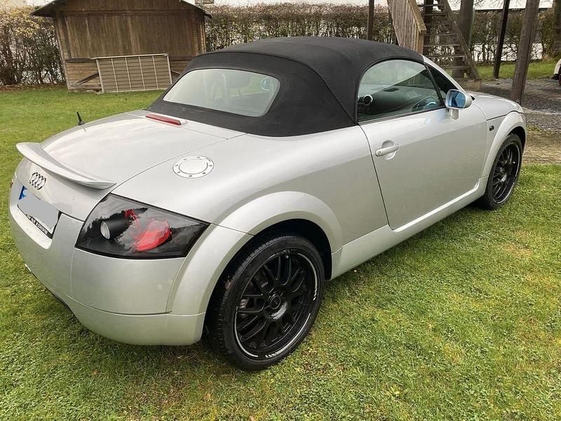 Gebraucht Audi TT Roadster Sport 150 PS (110 kW) 2000 Silber Cabrio